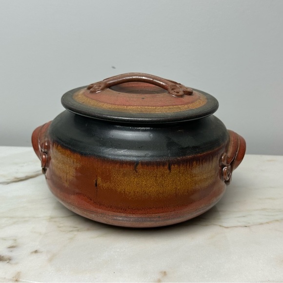 Handmade Signed Ceramic Casserole Dish w Lid - Picture 8 of 14